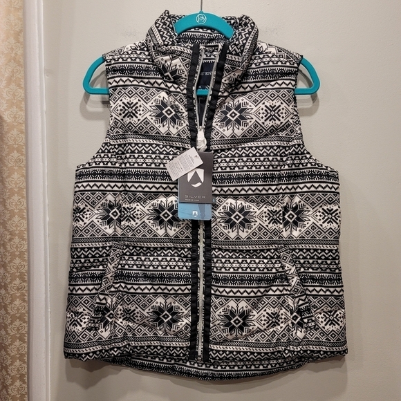 Lands' End Jackets & Blazers - NWT Medium Lands' End Fair Isle Puffer Vest Snowflakes Chalet Chic Scandi Style